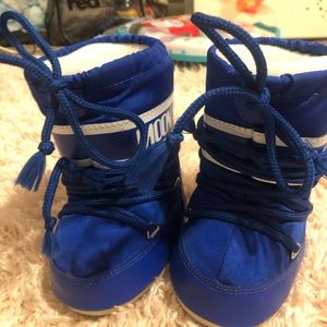 4c moon boots not even worn 24 hours